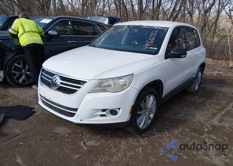 2011 Volkswagen Tiguan S z USA, uszkodzony, nr VIN WVGAV7AX7BW522470